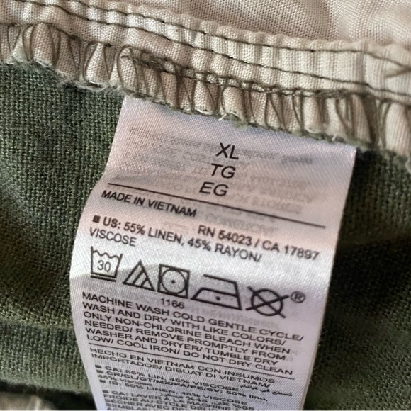 Old Navy | Linen-Blend Cropped Pant - Picture 11 of 11